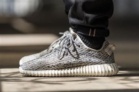 Yeezy turtle dove - These type of videos take a lot of time and work to make so let's smash that LIKE BUTTON! It'll mean a lot! =) Thank you guys for 3K Subs! MAKE SURE YOU ENTE...